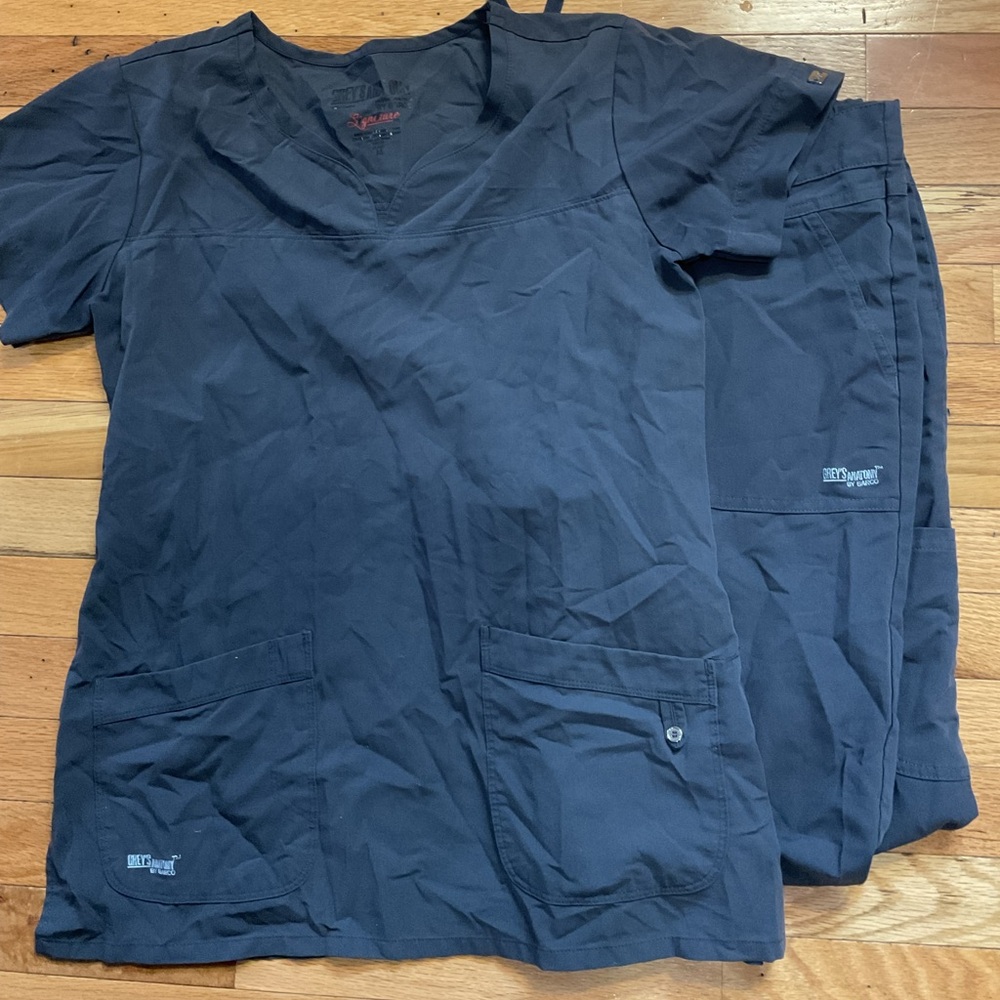 Grey’s Anatomy Signature scrub set